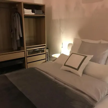 Ferienwohnung City-apartment Swifts דירה *